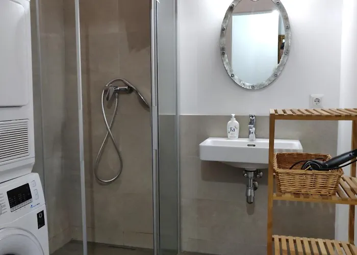 דירה Beautiful With Parking, Brilliant Location *